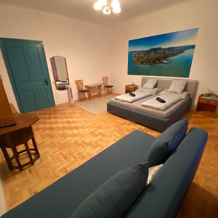 Balaton7 Apartmanhaz - Badacsonytomaj Centrum Apartment Bagian luar foto