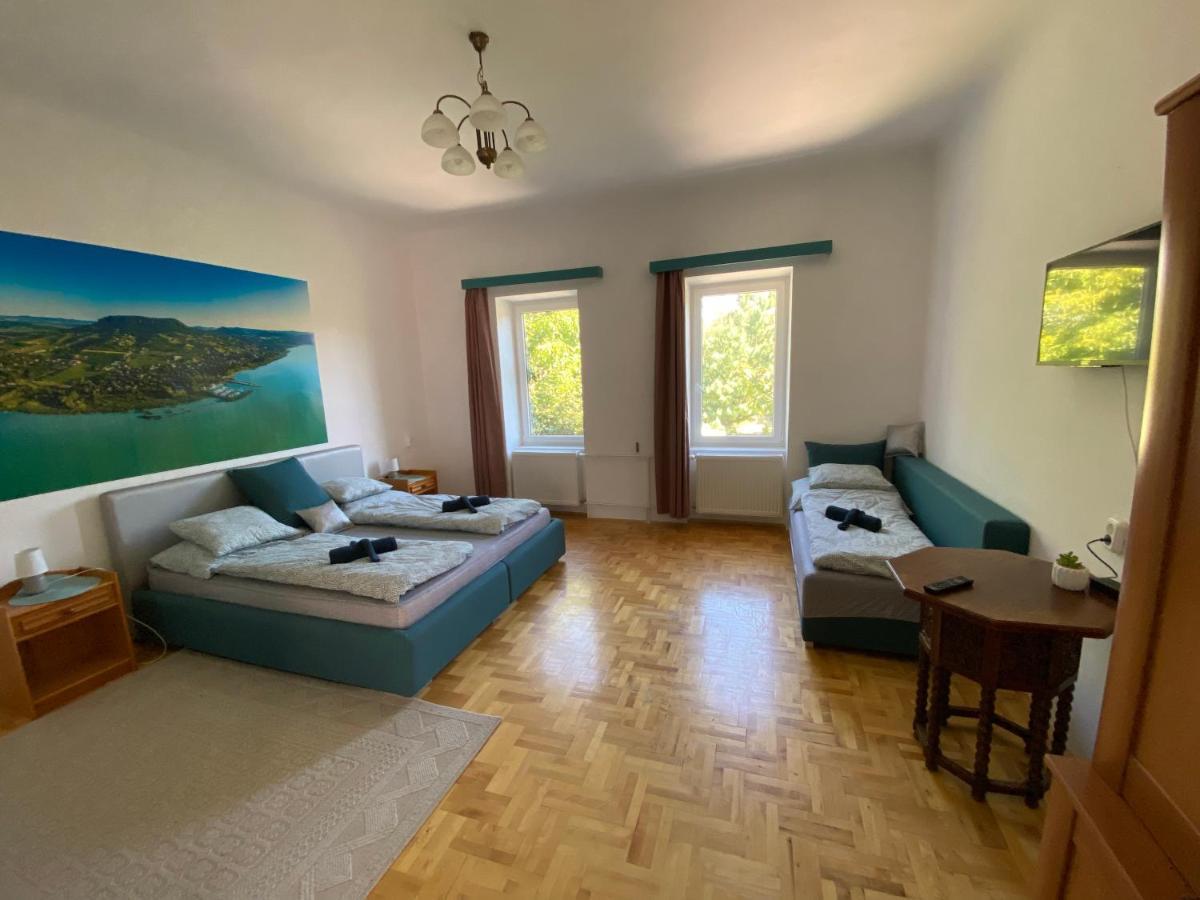 Balaton7 Apartmanhaz - Badacsonytomaj Centrum Apartment Bagian luar foto