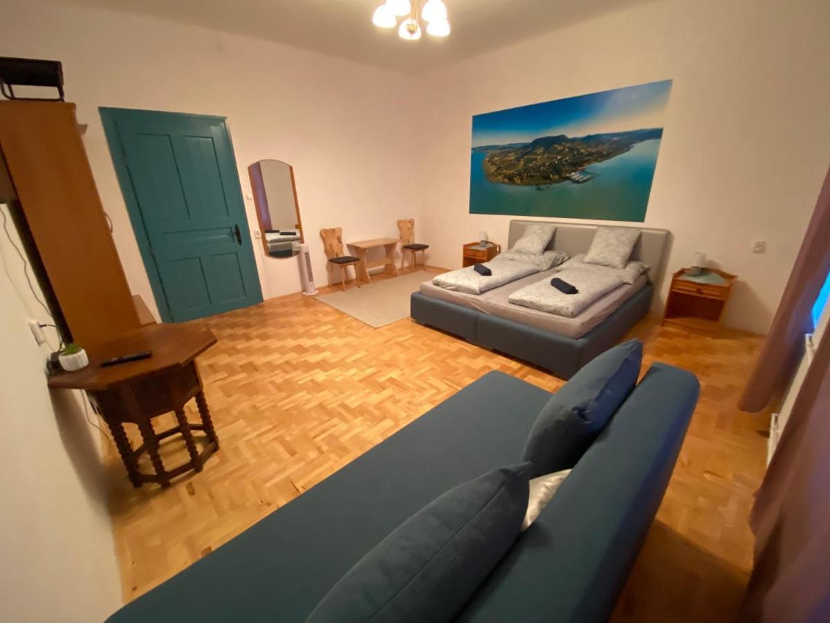 Balaton7 Apartmanhaz - Badacsonytomaj Centrum Apartment Bagian luar foto