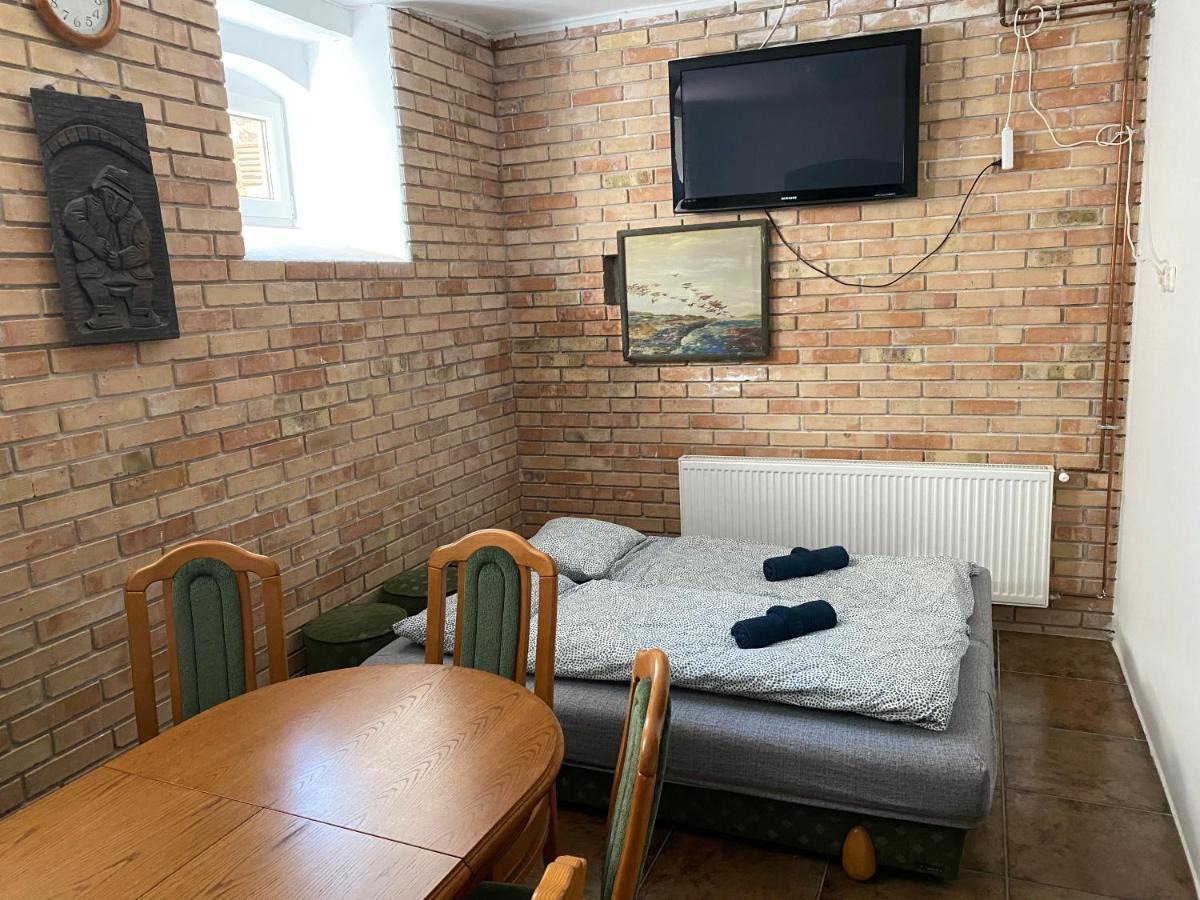 Balaton7 Apartmanhaz - Badacsonytomaj Centrum Apartment Bagian luar foto